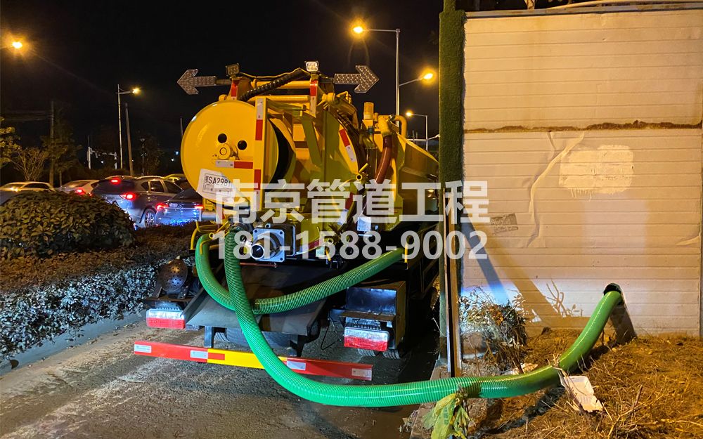 266花园路临时工地抽粪